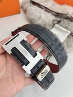 品名： 爱玛仕.Hermes腰带 皮带 原单 型号：挂扣，经典纯钢材质扣头，双面头层牛皮，图片实物拍摄 材料：双面头层牛皮，挂扣系列，纯钢材质扣头，钯镀电镀工艺