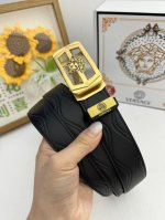 品名：Versace.范思哲 自动带 材质：原单牛皮腰带 百分百头层牛皮腰带保证真皮，24K纯钢扣，专柜原单品质、做工精细，时尚大牌，送人自用首选 包装： 请认