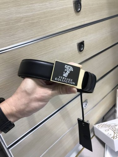 送专柜包装 打孔针 专柜同款、实拍专柜官网，尺寸:宽35Mm，原版立体半脸间色美人头扣 ，极富设计美感 ，双面采用进口原版小牛皮压花，彰显个性，清晰美观，皮质软