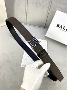 特 宽度3.5Cm Bally 巴利手掌纹皮底双面头层牛皮皮带，配有金银字母扣头该皮带可调节，且能根据需要剪裁质量保证达到修身效果