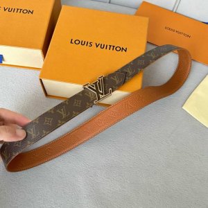 原版包裝 L0Uis Vuitt0N 今季新品 女士原單腰帶 寬度30毫米 經典小花防水面料搭配荔枝紋牛皮壓花 搭配新款精钢五金 可雙面佩戴 百搭款
