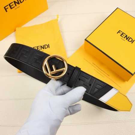 FENDI 芬迪 宽38MM 标志造型宽皮带。原版针扣，进口原版小牛皮制成。印有浮雕黑FF 图案。镀金表面金属制品，品质保证。 - 点击图像关闭