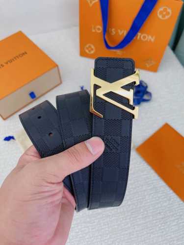 特 Louis Vuitton.原单.Lv专柜同款.宽度40毫米.双面进口意大利小牛皮+高温压经典格子纹效果.手感细腻 搭配精品五金扣.