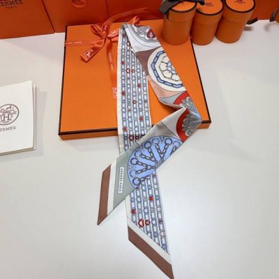 爱马仕Hermes“万花筒效应”Twilly小丝巾。 Twilly真丝缎带 100%桑蚕丝 。 这款小巧的真丝配饰佩戴方式千变万化，可为您的日常造型增添灵动妙趣
