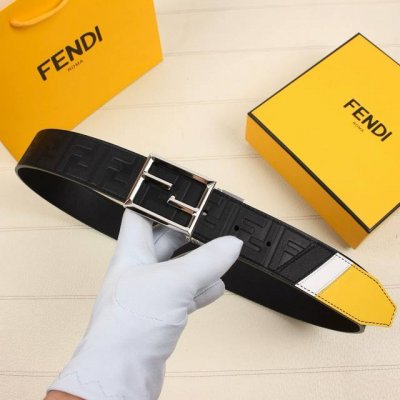 FENDI 芬迪 宽38MM 标志造型宽皮带。原版针扣，进口原版小牛皮制成。印有浮雕黑FF 图案。镀金表面金属制品，品质保证。