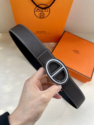 特P240 HermèS 爱马仕皮带 原单品质 进口头层牛皮 手掌纹搭配黑色平纹底 38Mm宽 搭配官网经典施华洛水晶钻扣 银扣