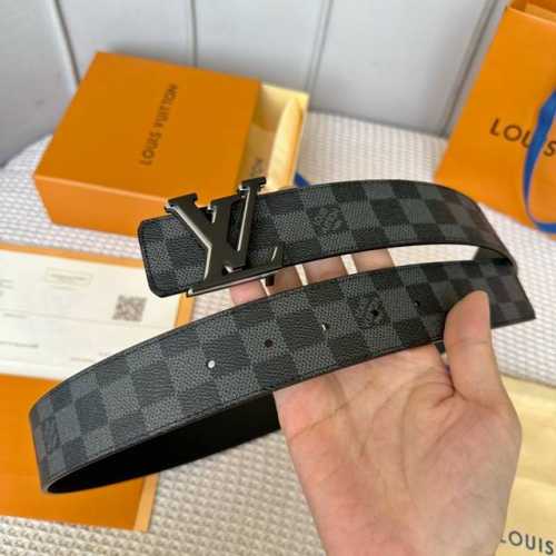 驢家 寬度40Mm Ss今季專櫃在售新品 男款 進口訂製帆布面料 襯托意大利進口柔軟純色小牛皮底 精緻的三层搭扣 印有品牌設計logo 締造獨特造型 雙面用