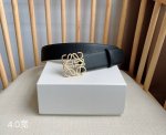 Loewe 罗意威专柜最新同款腰带 选用柔软粒面牛皮革和光滑牛皮革制成腰带 配有Loewe Anagram针扣 卓越的工艺 个性的造型 精美的材质 宽:4.0C