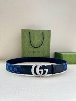 特 宽度3.8Cm Gucci 每一季，品牌标识都会吐故纳新，于经典之中融入新意。在这款腰带上，经典gg标识以亮眼之姿生动呈现，与双g造型配件相得益彰。 黑色和