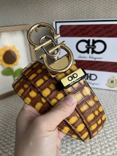 品名：菲拉格幕 原单 材质：原单牛皮腰带 百分百头层牛皮腰带保证真皮，24K纯钢扣，专柜原单品质、做工精细，时尚大牌，送人自用首选 包装： 请认准如图专柜包装赠