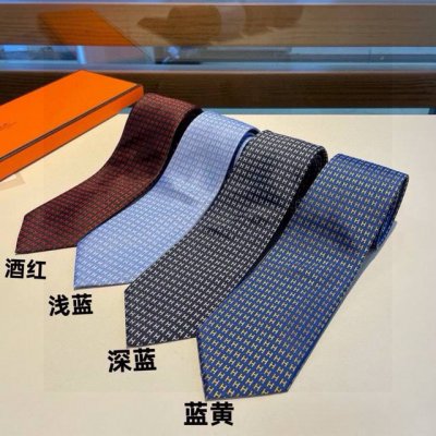 男士新款领带系列 H字母领带 ，稀有H家每年都有一千条不同印花的领带面世，从最初的多以几何图案表现骑术活动为主，到如今的款式则丰富得多，以活泼的动物或日常生活