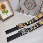 品名：Versace.范思哲 材质：原单牛皮腰带 百分百头层牛皮腰带保证真皮，24K纯钢扣，专柜原单品质、做工精细，时尚大牌，送人自用首选 包装