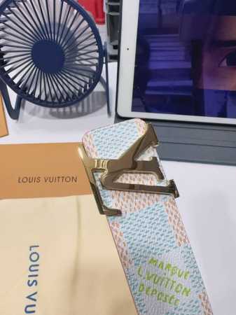 特 Louis Vuitton[正]经典原单品质，经典印花面配原版平纹皮，搭配原单精品扣，精工制作，细节看图，实物拍摄，高端奢华，宽度4.0Cm - 点击图像关闭