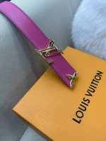 Lv 路易威登 3.0Cm双面腰带 专柜品质双面进口小牛皮,可双面使用.纯铜五金扣。配件深受品牌辉煌的经典设计所影响，得以重新诠释 支持专柜芯片防伪感应验证