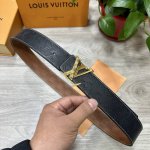 Lv.路易威登 宽40Mm双面原版小牛皮 搭配单钌钯电镀扣 完美的手感.油边 出众的设计.风格 高贵奢华 时尚大方 高清实拍 货真价实 品质保证 双面用