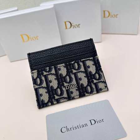 Dior D43颜色 黑尺寸 10X7.5 Dior 专柜同步最新款出货！采用里外头层小牛皮 ，做工精致，超多卡位，超薄款设计，携带方便！ - 点击图像关闭