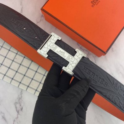 爱马仕 特种皮腰带系列 ，原厂五金精品不锈钢钻扣 手感柔软舒适 宽3.8Cm。