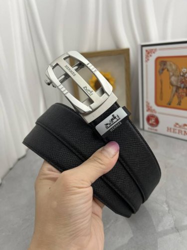 品名：爱马仕.HermèS 自动带 材质：原单牛皮腰带 百分百头层牛皮腰带保证真皮，24K纯钢扣，专柜原单品质、做工精细，时尚大牌，送人自用首选 包装： 请认准