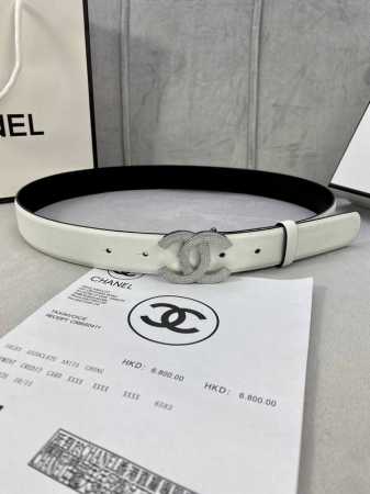 宽度3.0Cm Chanel 香奈儿 经典款平纹 两面牛皮搭配 金 银 色镶钻钢扣。 - 点击图像关闭