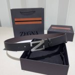 Zegna 杰尼亚 Z字扣皮带，双面Togo纹质感拉满，金属扣饰简约大气，商务休闲双场景适配，低调奢华的男士穿搭利器细节见品味，双面可用设计解锁更多搭配可能，精