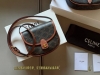 配盒 Size：15*11Cm Besace Mini 精致小可爱、大手机没办法容纳 Celine 这波新款马鞍包， 真的让我一眼沦 背上它，瞬间Get那种Ef