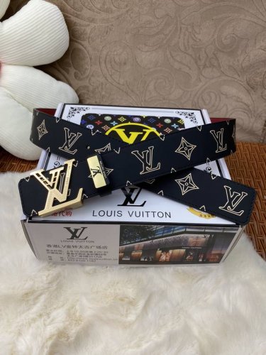 品名：Lv..路易..威登原单 材质：原单牛皮腰带 百分百头层牛皮腰带保证真皮，24K纯钢扣，专柜原单品质、做工精细，时尚大牌，送人自用首选 包