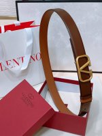 特 VALENTINO GARAVANI VLOGO SIGNATURE 可双面佩戴水钻 亮面小牛皮腰带 -VLOGO SIGNATURE搭扣，饰以施华洛世奇钻