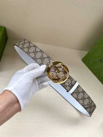 宽度4.0 Cm Gucci Gg Marmont系列每一季都会推陈出新，为灵感源于70年代的标志性gg配件注入现代精髓。这款gg Supreme帆布腰带反面采 - 点击图像关闭