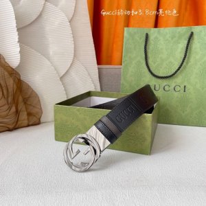 Gucci新款压花腰带，底部为咖色牛皮压小花，搭配专柜精品旋转扣，宽3.8Cm