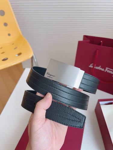 新款、菲拉 细节成就一切。Ferragamo皮带系列作品精选上乘材质，以深湛技艺打造而成，成就丰富多彩的款式选择与百搭实用的绅雅风格。优雅扣饰融合精美材质，展现