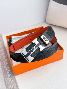 品名： 爱玛仕.Hermes腰带 皮带 原单 型号：挂扣，经典纯钢材质扣头，双面头层牛皮，图片实物拍摄 材料：双面头层牛皮，挂扣系列，纯钢材质扣头，镀钯电镀工艺