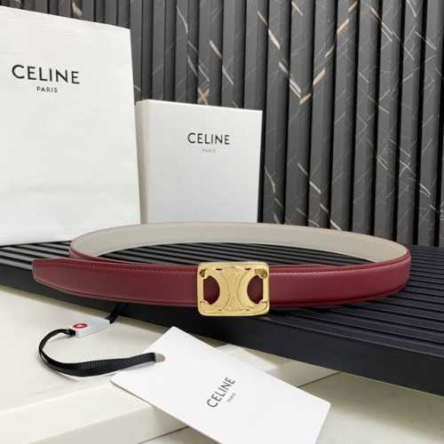 Taurillon皮革和天然牛皮革中号Triomphe造型装饰双面腰带 宽度1英寸 2.5厘米 Framed Triomphe搭扣 双面腰带 编号：45Biz3