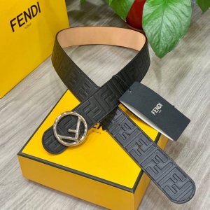 fendl 芬迪 宽40Mm双面原版小牛皮 搭配单钌钯电镀扣 完美的手感.油边 出众的设计.风格 高贵奢华 时尚大方 高清实拍 货真价实 品质保证 双面用