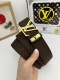 品名：Lv..路易..威登原单 材质：原单牛皮腰带 百分百头层牛皮腰带保证真皮，24K纯钢扣，专柜原单品质、做工精细，时尚大牌，送人自用首选包装： 请认准如图专
