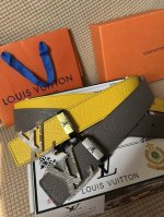 品名：Lv..路易..威登原单 材质：原单牛皮腰带 百分百头层牛皮腰带保证真皮，24K纯钢扣，专柜原单品质、做工精细，时尚大牌，送人自用首选 包装： 请认准如图