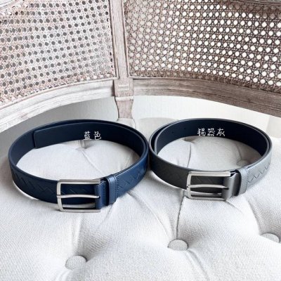 特 Bv 最新款男士编织腰带 纯手工intreccio小格子单条编织 双面意大利小牛皮搭配复古银色针扣 侧面有标识 宽度35Mm 颜色: 蓝色