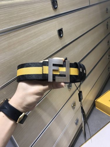 配送专柜包装 打孔针 特批新款 Fd 宽38Mm 支持Nfc 芯片扫描，标志造型3D打印条纹皮带，原版铆钉扣，进口原版黑色小牛皮配原版老花制成，镀金表面金属制品