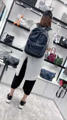 大货已出跑量 原单大号 小号330 #最In单品# Issey Miyake Baobao 三宅一生背囊 正品开模，香港6千多购回，一对一五金，面料，细节全对版