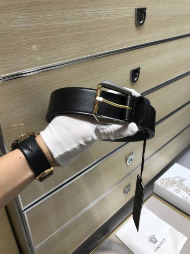配送专柜包装 打孔针 批专柜同款、实拍 支持Nfc专柜官网，尺寸:38Mm，原版立体人头针扣，长城回纹，极富设计美感 ，双面采用进口原版小牛皮，清晰美观，皮质软