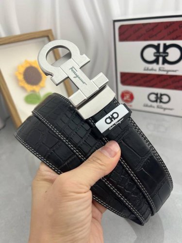 品名：菲拉格幕 自动带 材质：原单牛皮腰带 百分百头层牛皮腰带保证真皮，24K纯钢扣，专柜原单品质、做工精细，时尚大牌，送人自用首选 包装： 请认准如图专柜包装