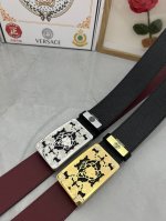 品名：Versace.范思哲 材质：原单牛皮腰带 百分百头层牛皮腰带保证真皮，24K纯钢扣，专柜原单品质、做工精细，时尚大牌，送人自用首选 包装： 请认准如图专