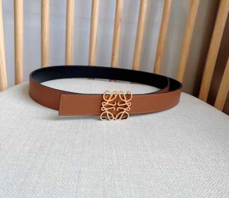 特 LOEWE 罗意威 专柜最新同款腰带 宽：2.8cm 选用光滑牛皮革双面腰带 配有Anagram针扣五孔调节 卓越的工艺 个性的造型 精美的材质 - 点击图像关闭