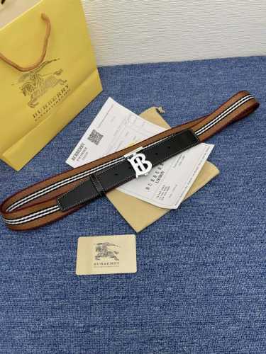 巴、宝莉 经典系列新品腰带，采用小牛皮材质，完美搭配手工车线，经典配色，可搭配商务西装或更为休闲的造型。35毫米宽 顶级