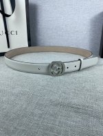 宽度3.0Cm G U C C I 此细款腰带用采光头小层牛皮 精制而成 配以金 银 双G带扣