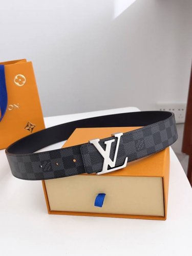 特 Lv.路易威登 全套包装 原版品质 代工厂货品 40Mm宽度 正品一体铸造五金钢扣，原厂皮料 双面原厂定制面料，区别市场货