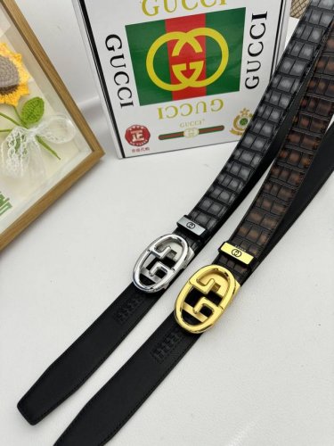 品名：古奇.Gu...Ci 自动带 材质：原单牛皮腰带 专柜原单品质、做工精细，时尚大牌，送人自用首选 包装： 请认准如图专柜包装赠送打孔器手提袋专柜礼盒宽度3