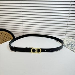 Dior 24早春新款 C D搭扣黄铜腰带扣，小牛皮腰带 经典永存 2.0Cm