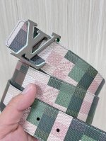 4.0宽双面进口牛皮，印花，搭配精品三层底绿扣。休闲，简单，时尚大方，官网对版。迷彩