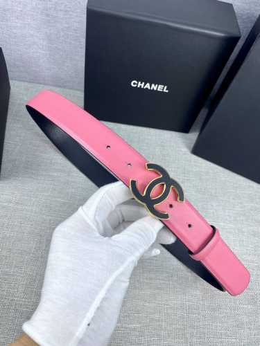 特 宽度3.0Cm Chanel 香奈儿女士腰带皮带新款柔软的内衬进口小牛皮搭配精品钢扣贴皮金 银色扣。