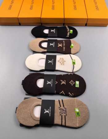 特 Louis Vuitton 路易威登驴家新品女款隐形袜子一体机无骨缝合袜子 一盒五双 提花经典标志，纯棉材质，超舒适超美腻大牌出街，潮人必备超好搭 - 点击图像关闭